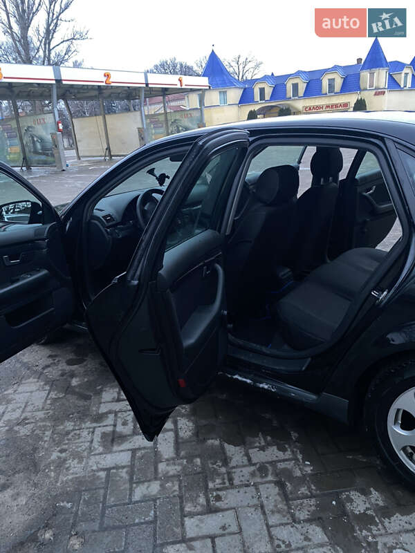 Седан Audi A4 2003 в Києві