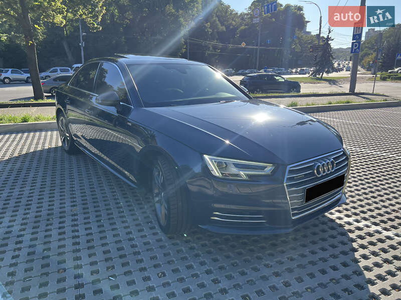 Седан Audi A4 2016 в Киеве