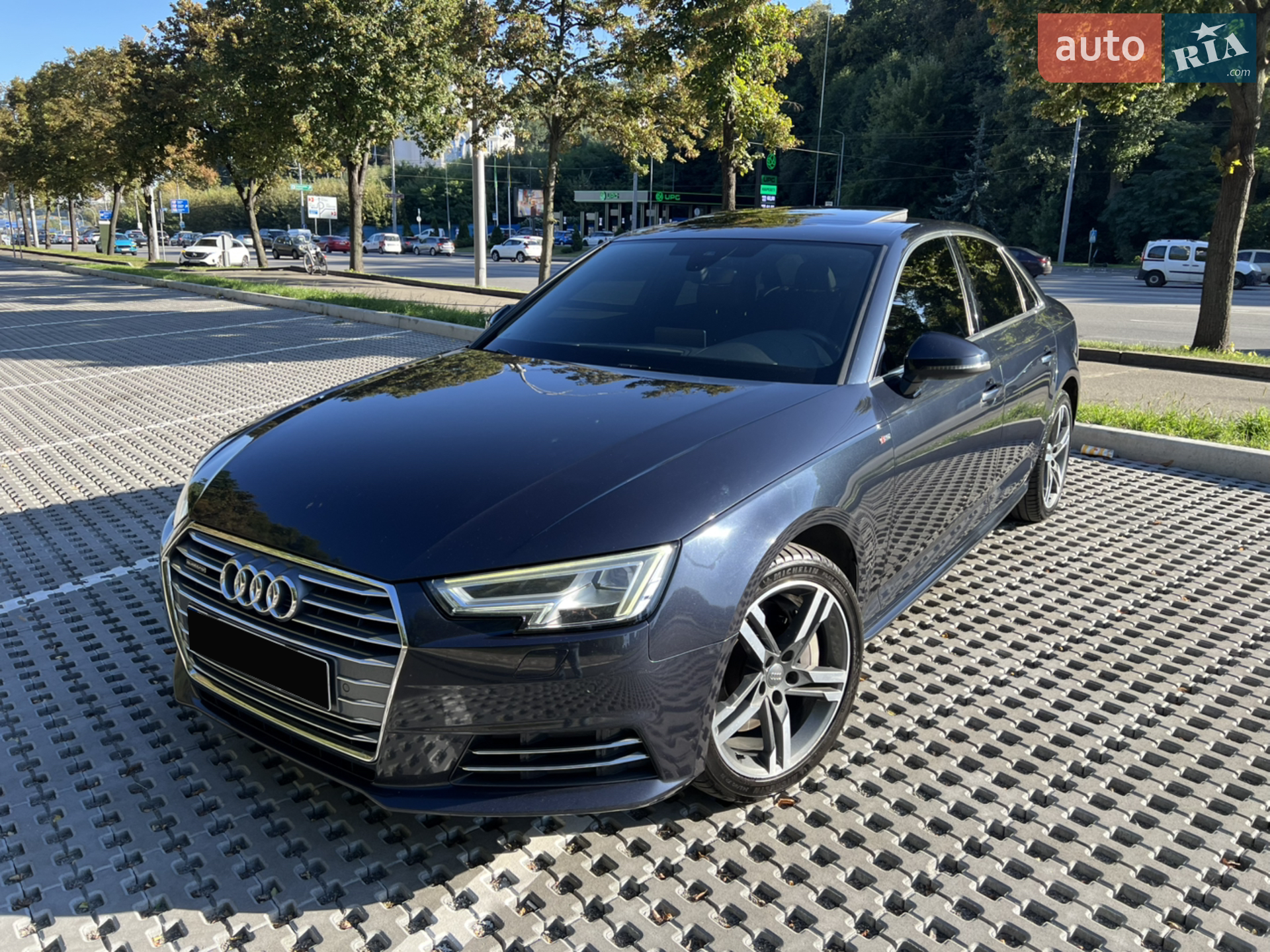 Audi A4 2016 VIN WAUENAF45HN015693 фото оголошення 2 з 20