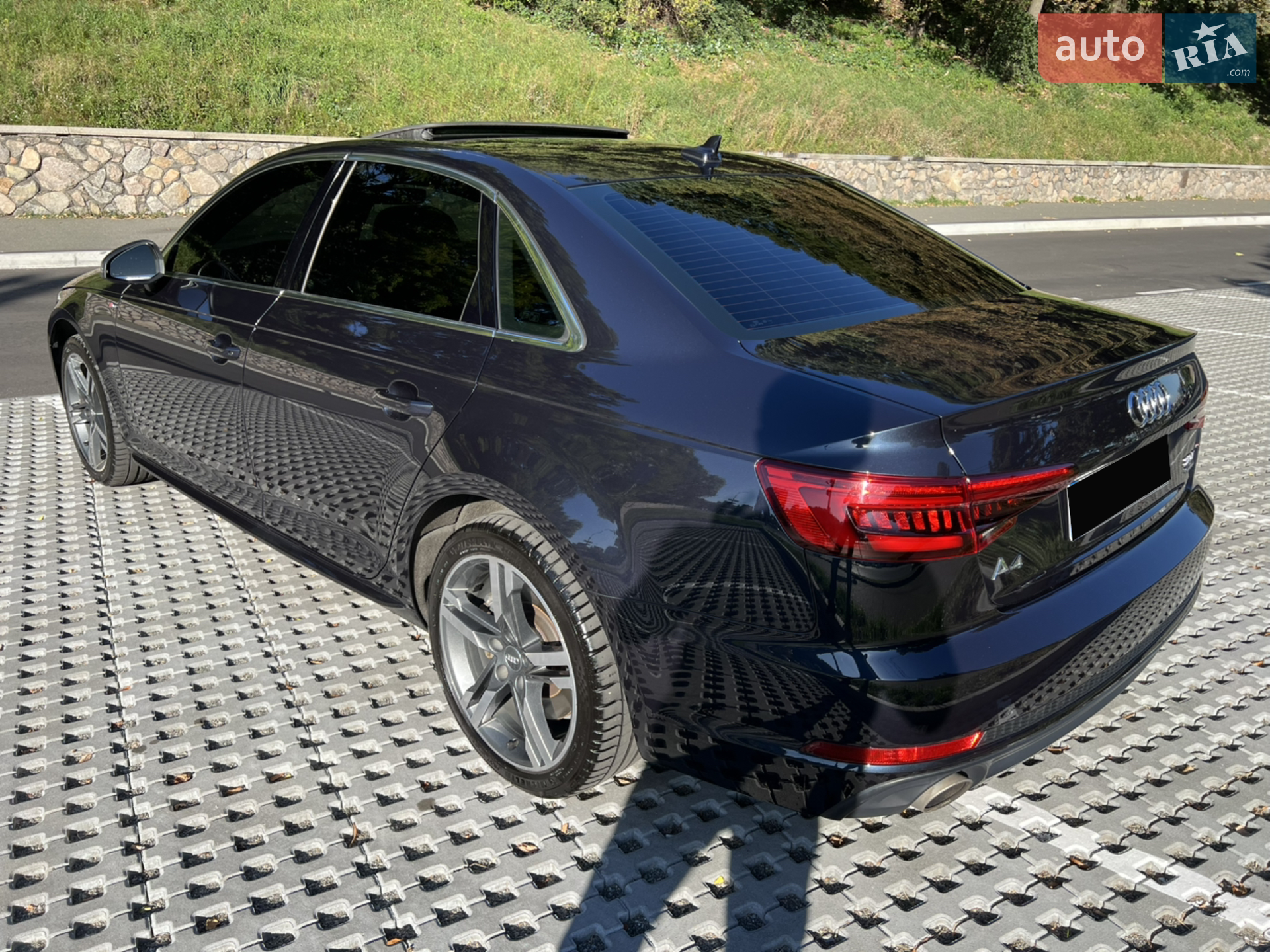 Audi A4 2016 VIN WAUENAF45HN015693 фото оголошення 7 з 20