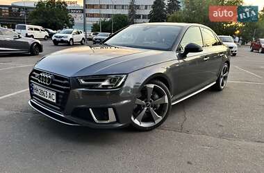 Audi A4  2018