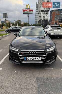 Audi A4  2016