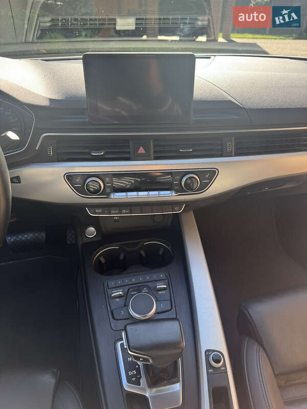 Седан Audi A4 2018 в Коломые