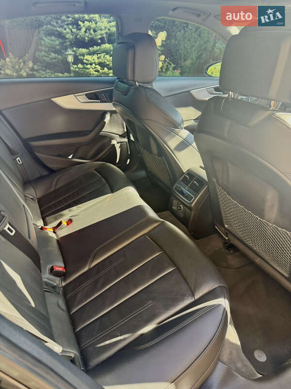 Седан Audi A4 2018 в Коломые