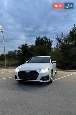 Audi A4  2019