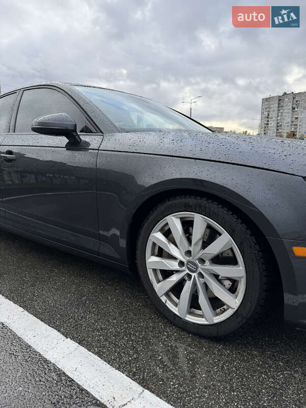 Седан Audi A4 2016 в Киеве