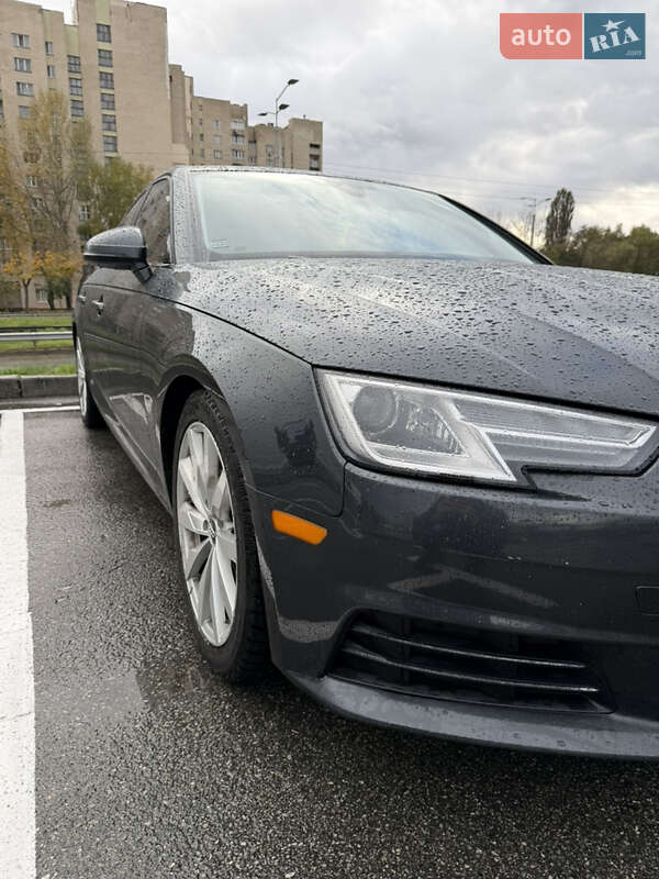 Седан Audi A4 2016 в Киеве