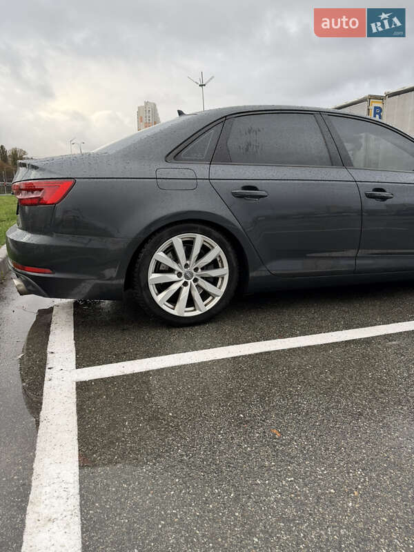 Седан Audi A4 2016 в Киеве