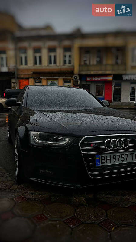 Седан Audi A4 2013 в Одессе