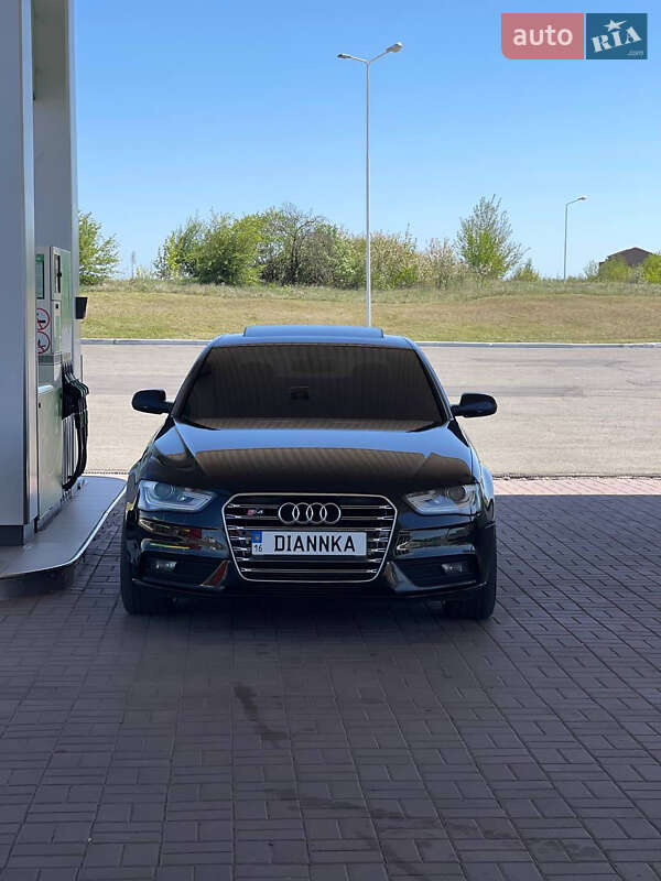 Седан Audi A4 2013 в Одессе