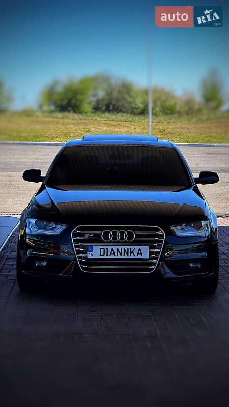 Седан Audi A4 2013 в Одессе