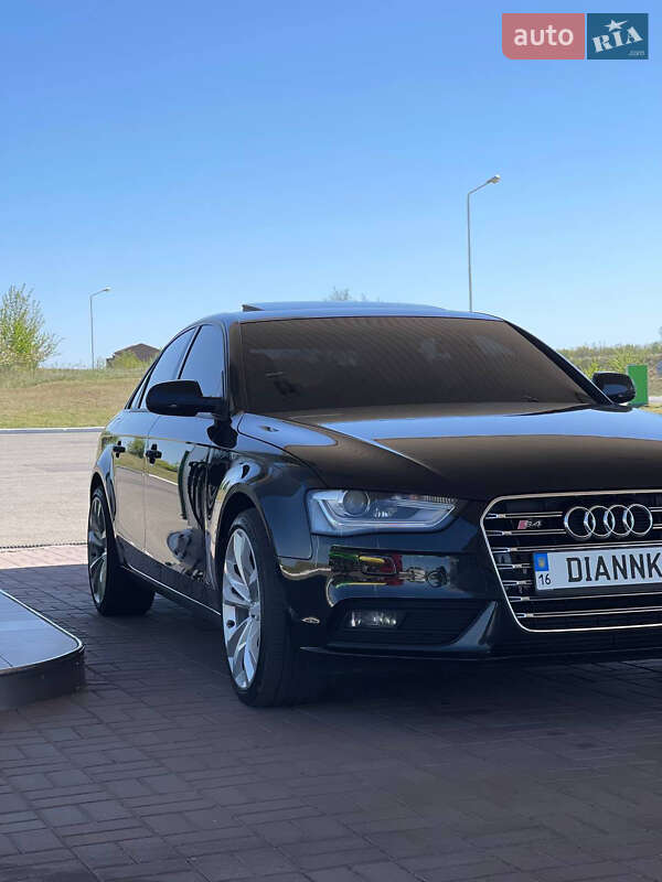 Седан Audi A4 2013 в Одессе