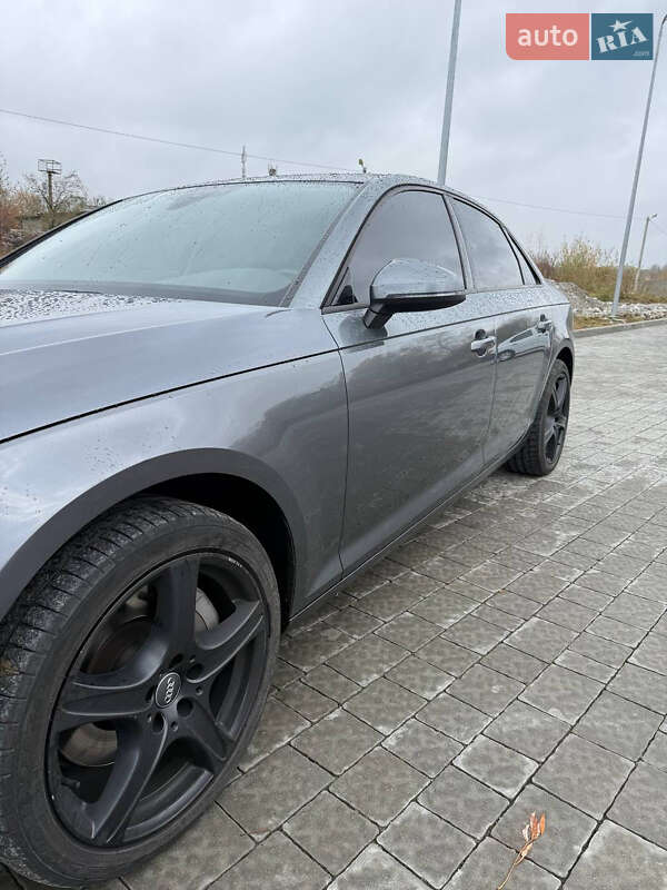 Седан Audi A4 2016 в Львове