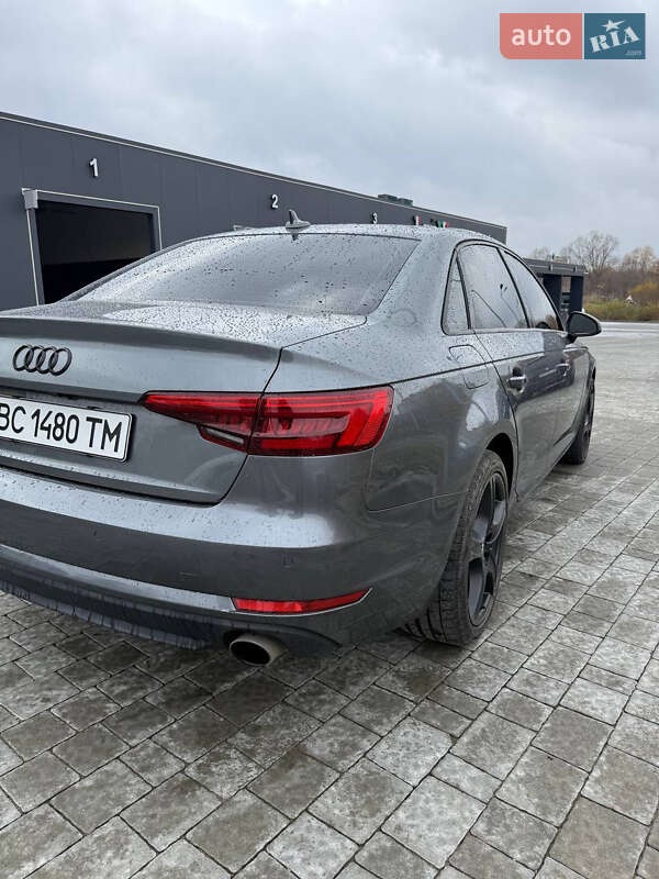 Седан Audi A4 2016 в Львове