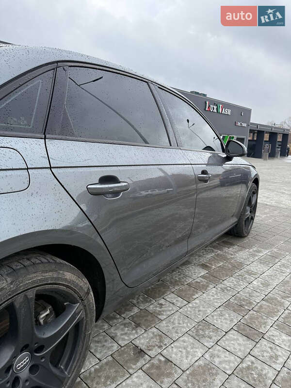 Седан Audi A4 2016 в Львове