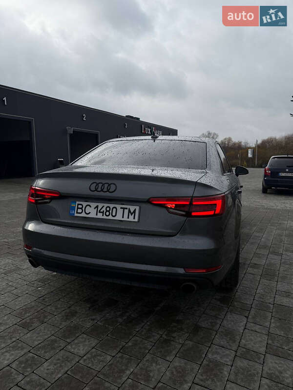 Седан Audi A4 2016 в Львове