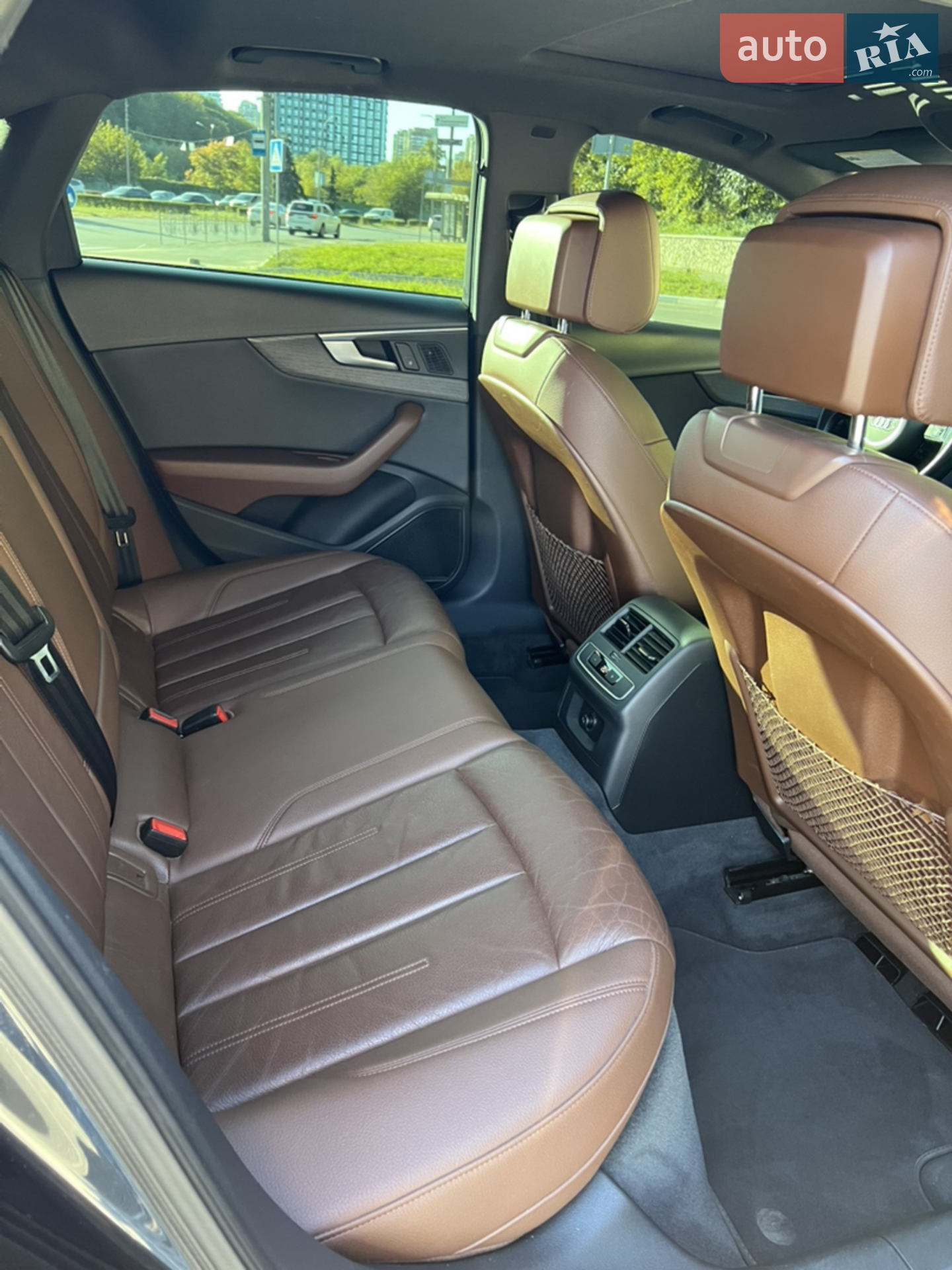 Audi A4 2016 VIN WAUENAF45HN015693 фото оголошення 17 з 20