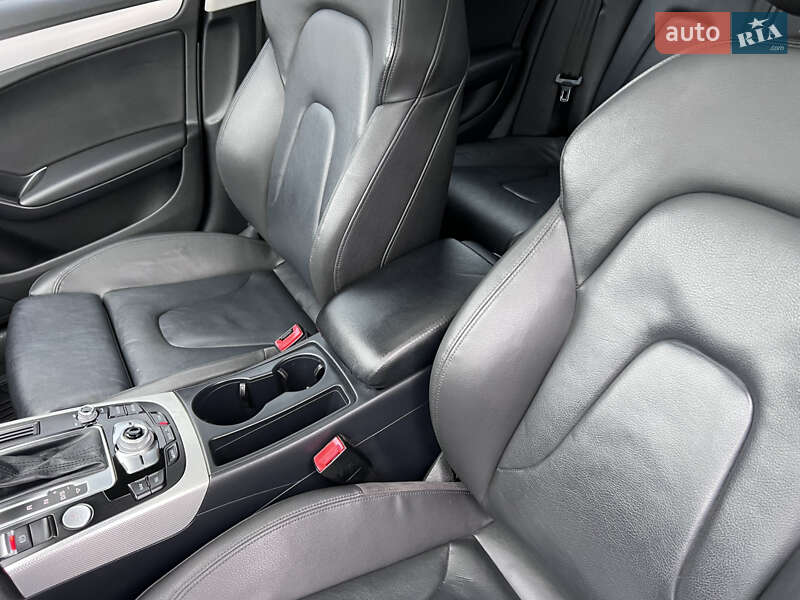 Седан Audi A4 2016 в Нововолинську