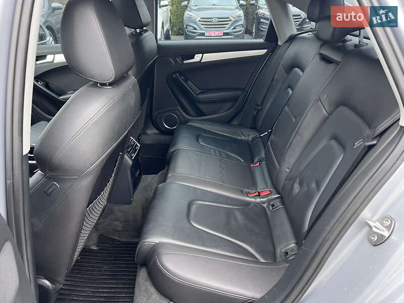 Седан Audi A4 2016 в Нововолинську