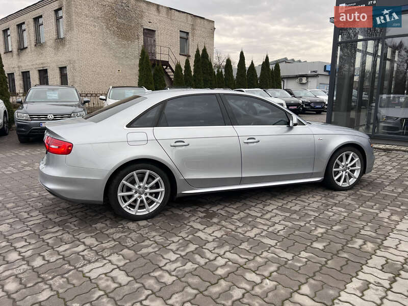 Седан Audi A4 2016 в Нововолинську
