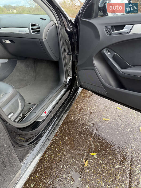 Седан Audi A4 2015 в Звягеле
