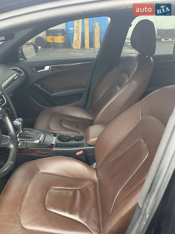 Седан Audi A4 2013 в Киеве