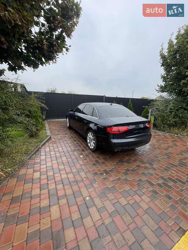 Седан Audi A4 2013 в Киеве