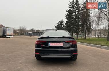 Седан Audi A4 2017 в Житомире
