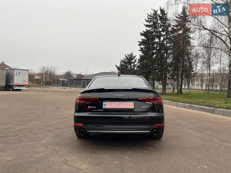 Седан Audi A4 2017 в Житомире