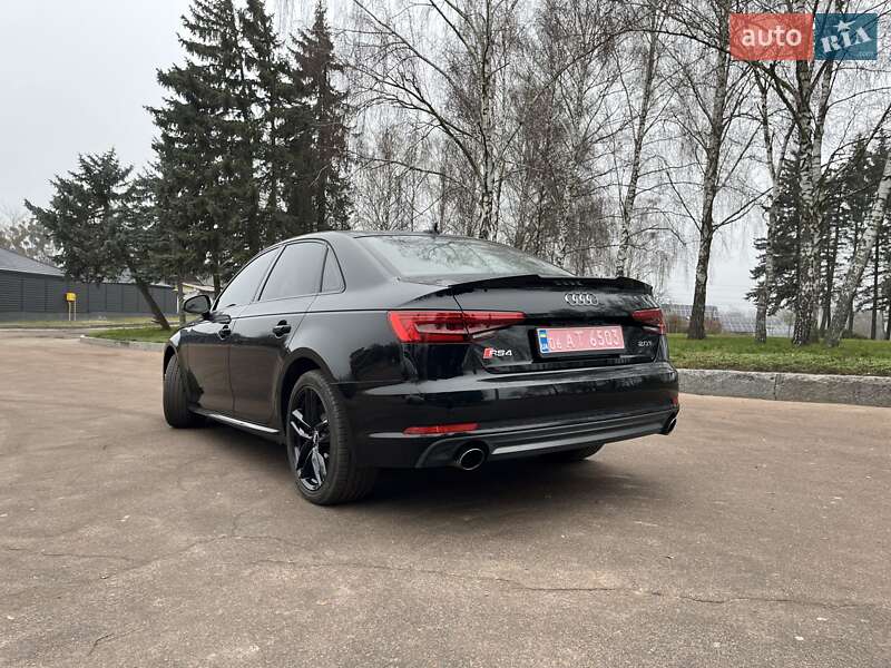 Седан Audi A4 2017 в Житомире