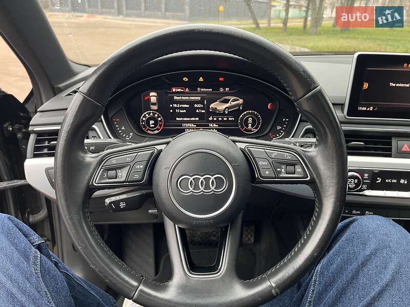 Седан Audi A4 2017 в Житомире