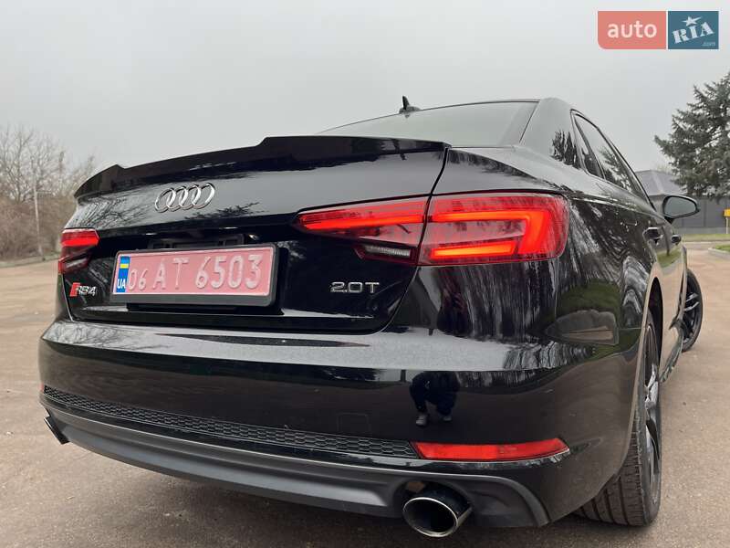 Седан Audi A4 2017 в Житомире