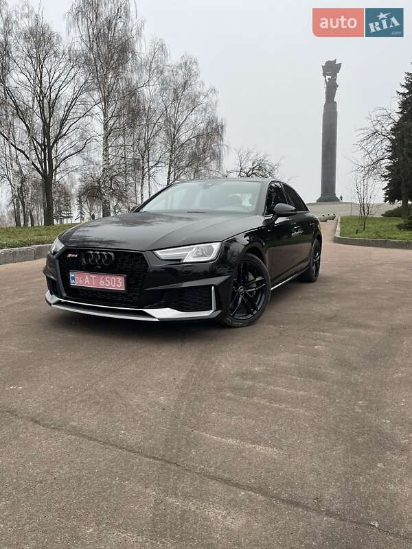 Седан Audi A4 2017 в Житомире