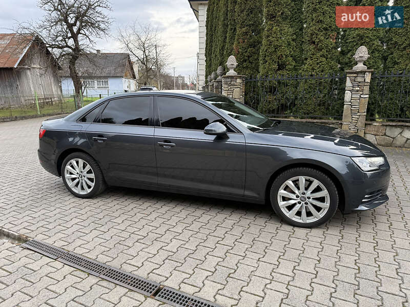 Седан Audi A4 2016 в Надворной