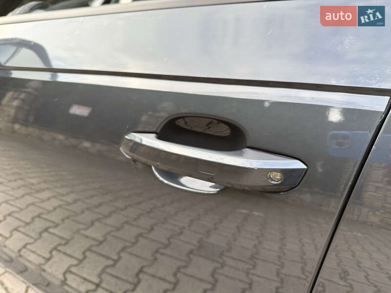 Седан Audi A4 2016 в Надворной