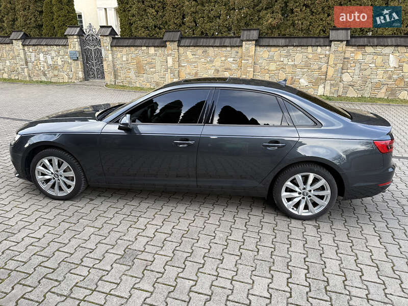 Седан Audi A4 2016 в Надворной