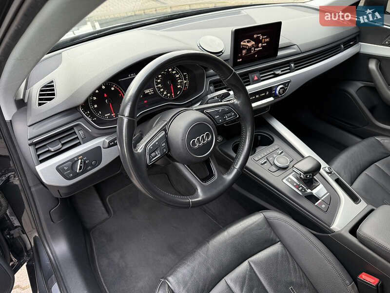 Седан Audi A4 2016 в Надворной