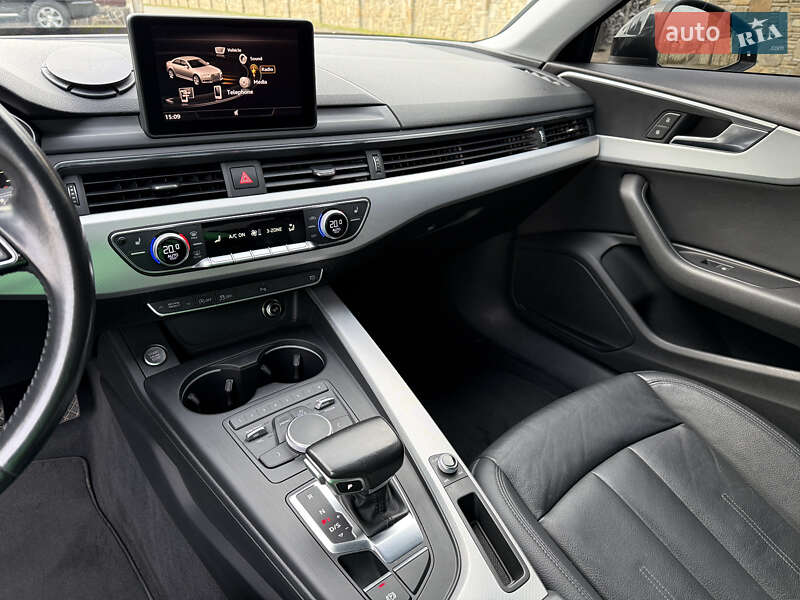 Седан Audi A4 2016 в Надворной