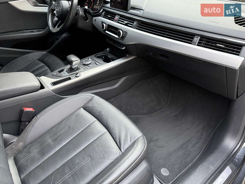 Седан Audi A4 2016 в Надворной