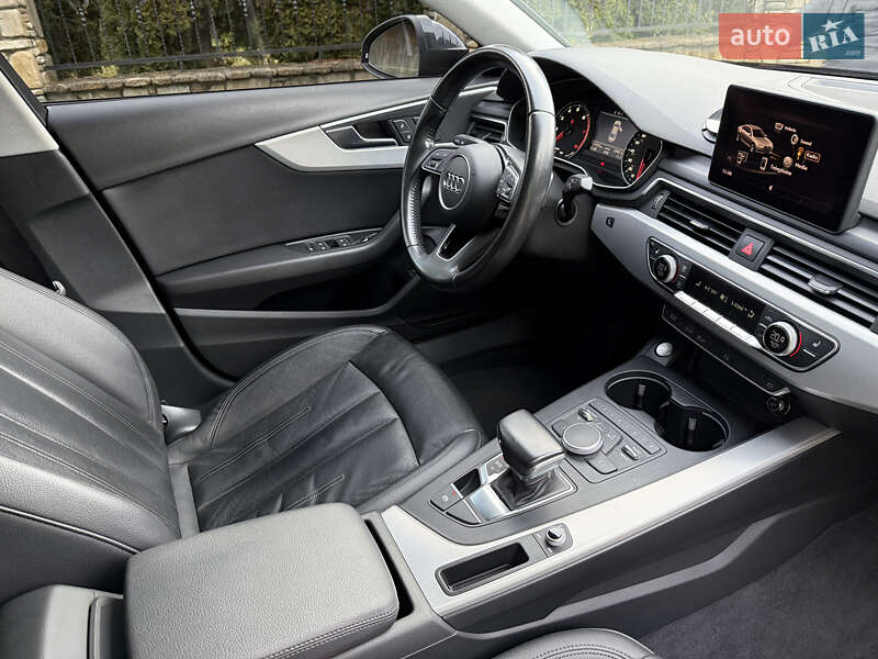 Седан Audi A4 2016 в Надворной