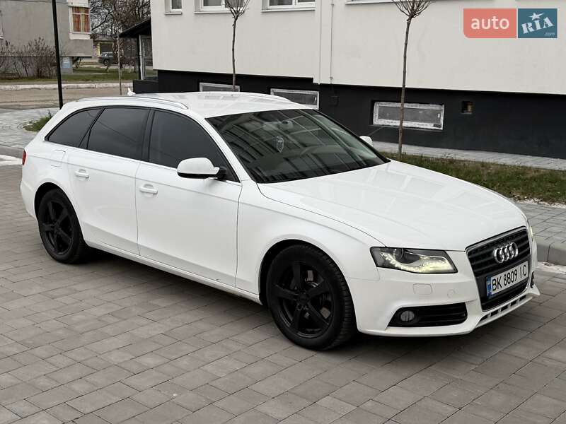 Універсал Audi A4 2010 в Вараші