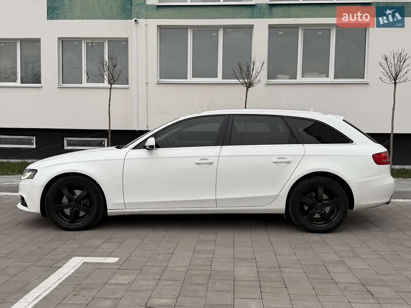 Універсал Audi A4 2010 в Вараші