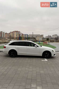 Універсал Audi A4 2010 в Вараші