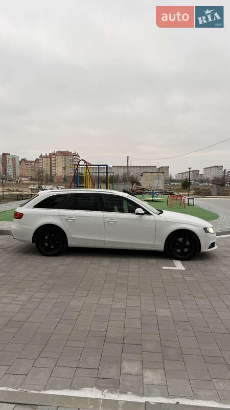 Універсал Audi A4 2010 в Вараші