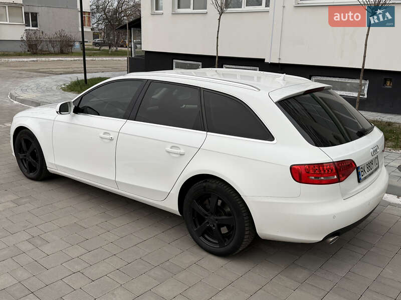 Універсал Audi A4 2010 в Вараші