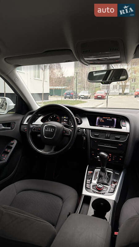 Універсал Audi A4 2010 в Вараші