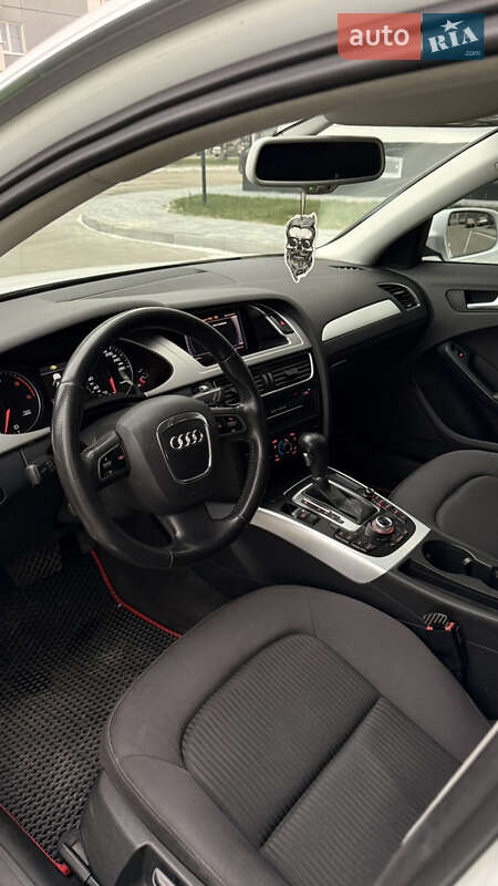 Універсал Audi A4 2010 в Вараші