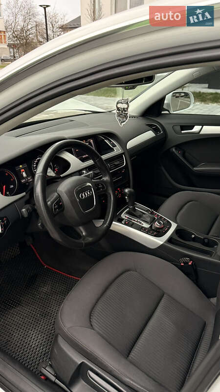 Універсал Audi A4 2010 в Вараші