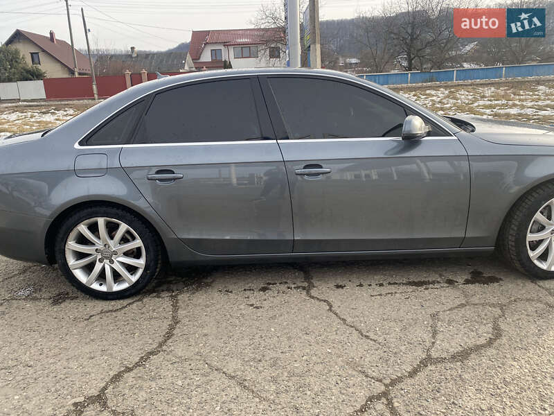 Седан Audi A4 2013 в Вижниці