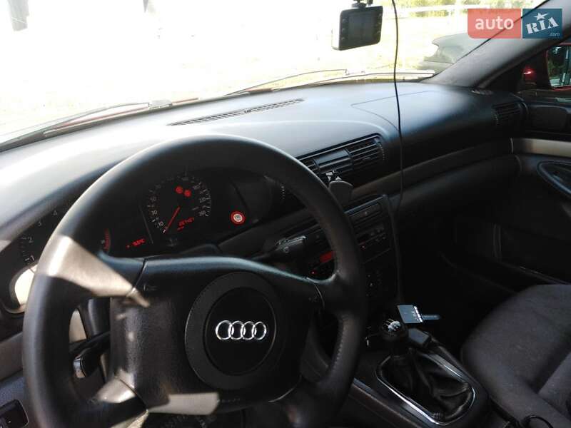 Седан Audi A4 1999 в Ивано-Франковске